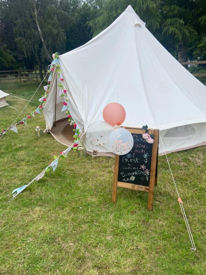 Country Bumpkins Luxury Glamping Hotel Wellingore ภายนอก รูปภาพ