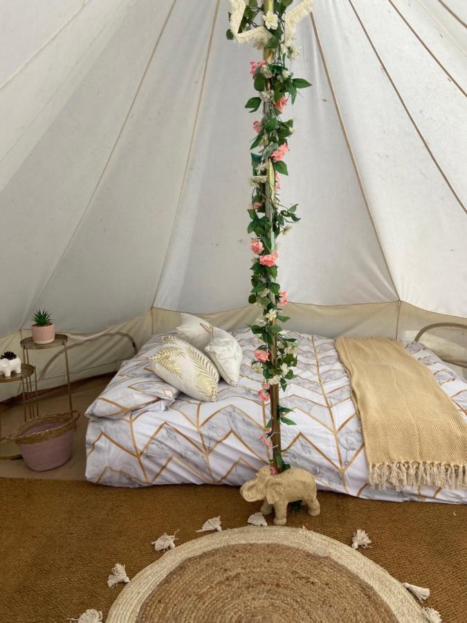 Country Bumpkins Luxury Glamping Hotel Wellingore ภายนอก รูปภาพ