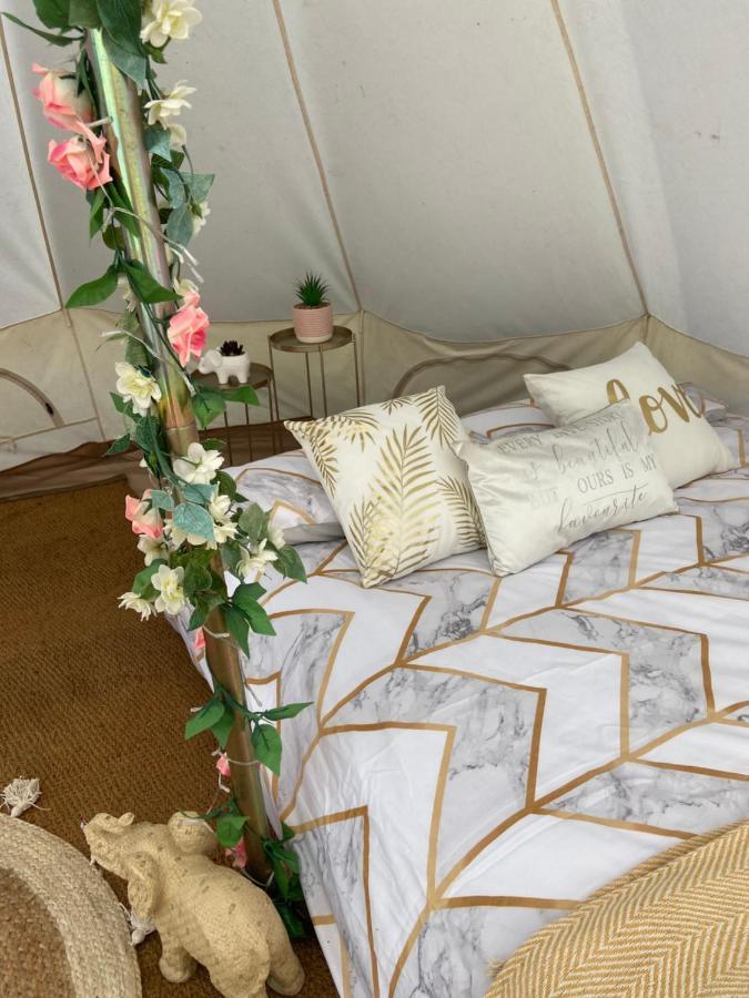 Country Bumpkins Luxury Glamping Hotel Wellingore ภายนอก รูปภาพ