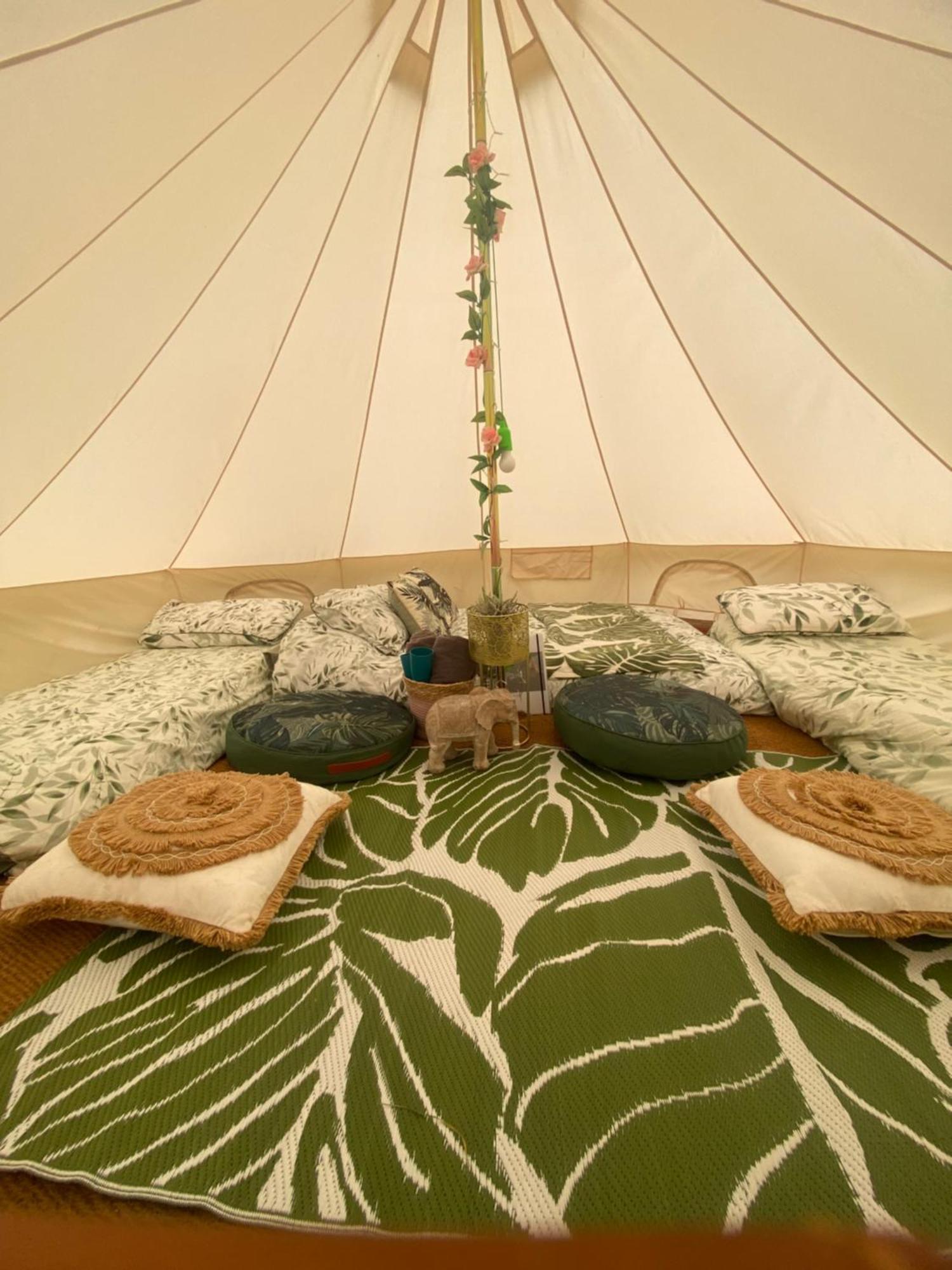 Country Bumpkins Luxury Glamping Hotel Wellingore ภายนอก รูปภาพ