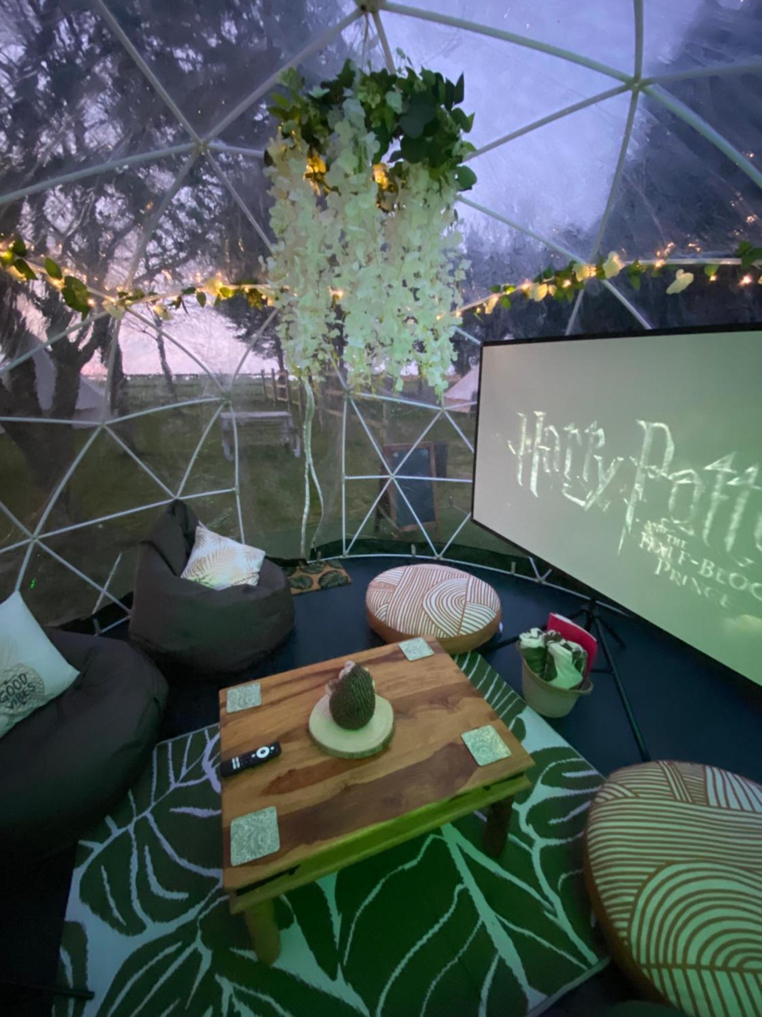 Country Bumpkins Luxury Glamping Hotel Wellingore ภายนอก รูปภาพ